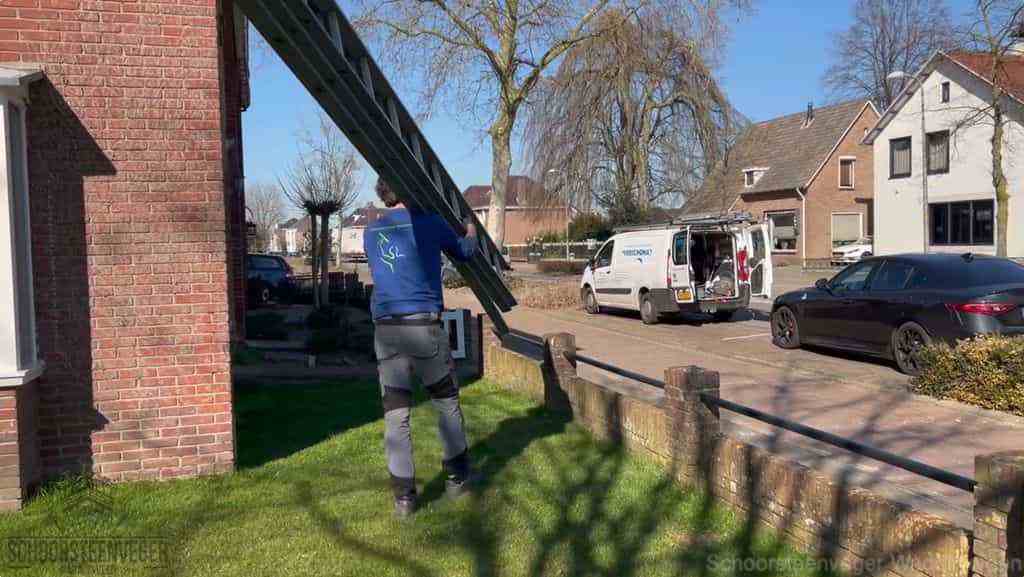 Schoorsteen onderhoud Waddinxveen ladder bus